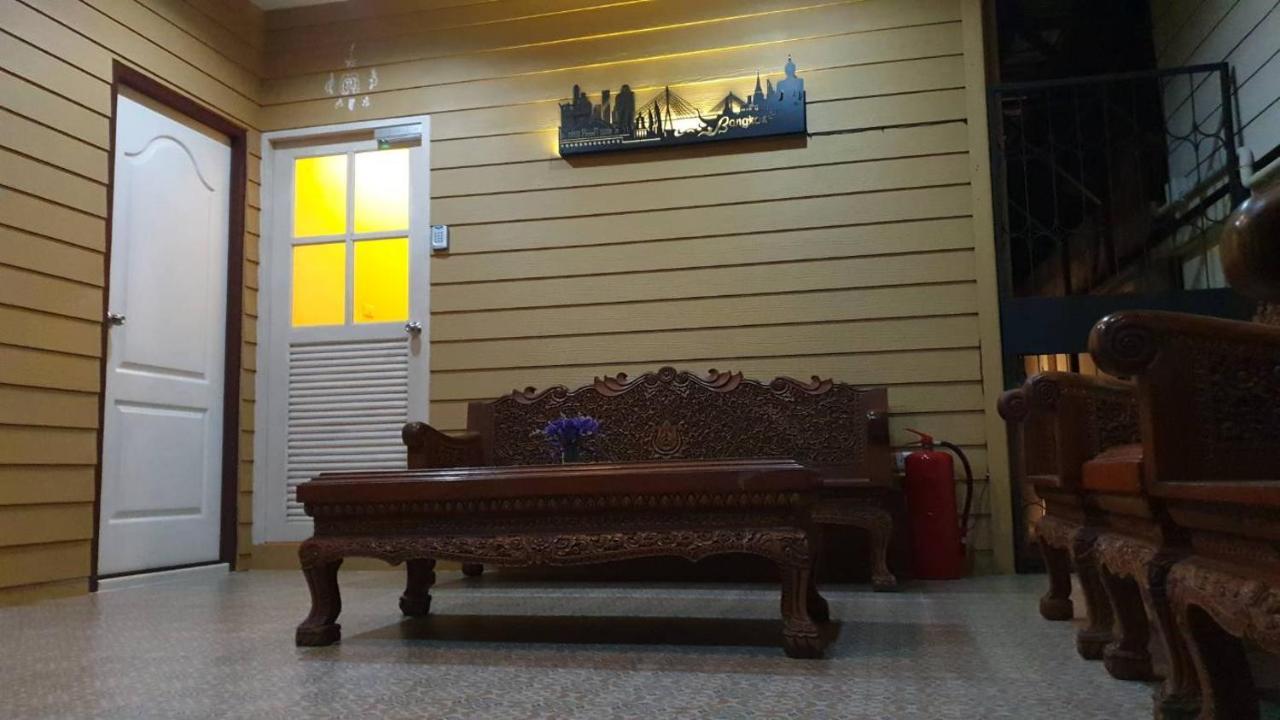Papermoon Guesthouse Bangkok Exterior photo